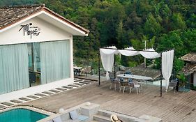 No Flowers Boutique Hostel
